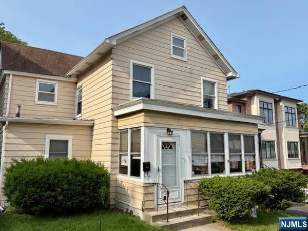 686 Probst AVE, Fairview, NJ 07022