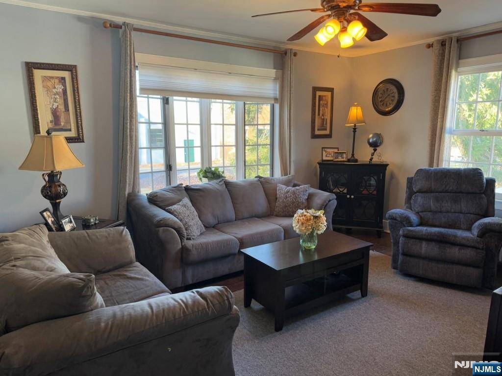 Montvale, NJ 07645,17 West DR