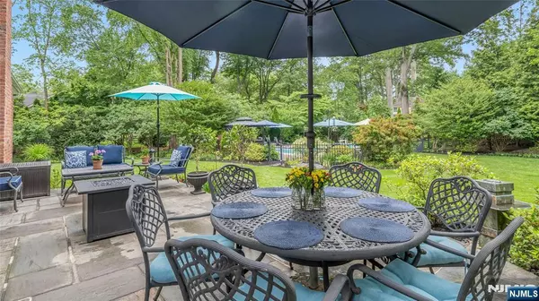 Wyckoff, NJ 07481,186 Coolidge TER