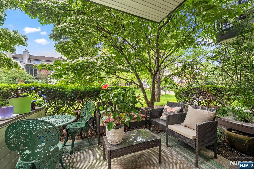 Teaneck, NJ 07666,9 Carlyle CT