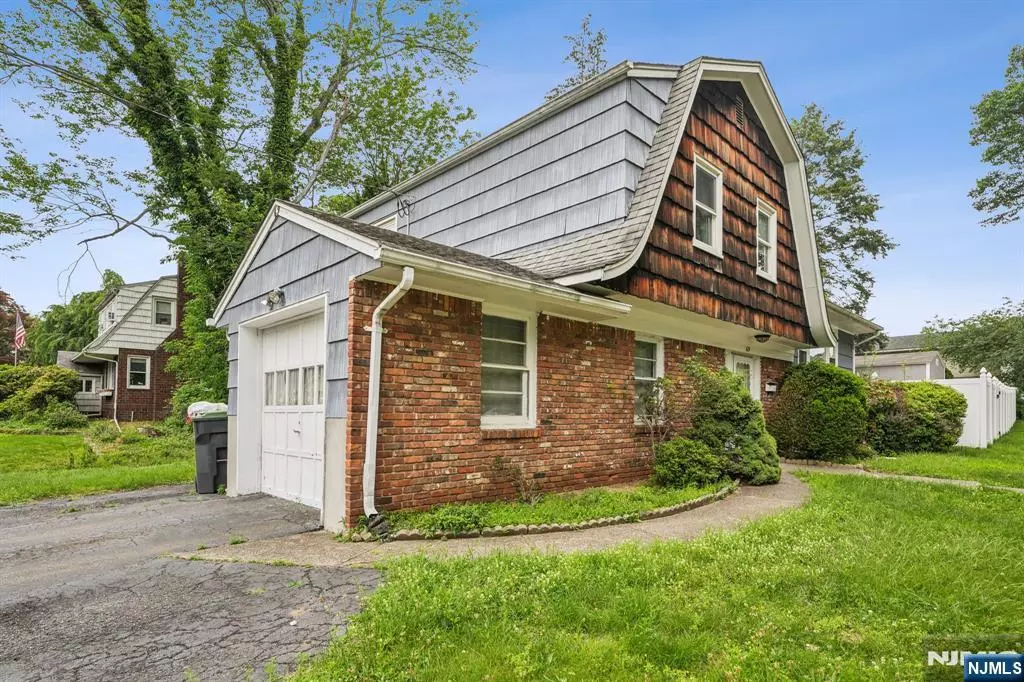 Bergenfield, NJ 07621,69 Bogert PL