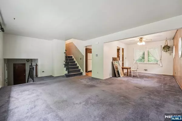 Bergenfield, NJ 07621,69 Bogert PL