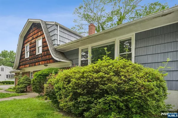 Bergenfield, NJ 07621,69 Bogert PL