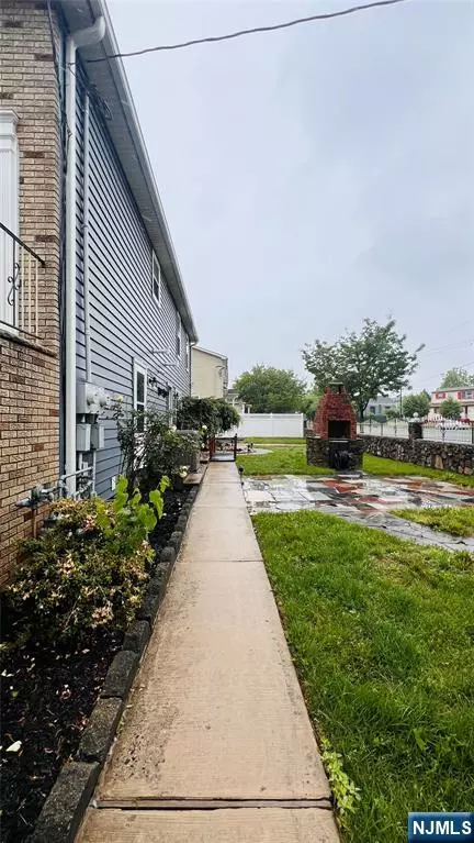 Linden, NJ 07036,215 Bower ST #FL 1