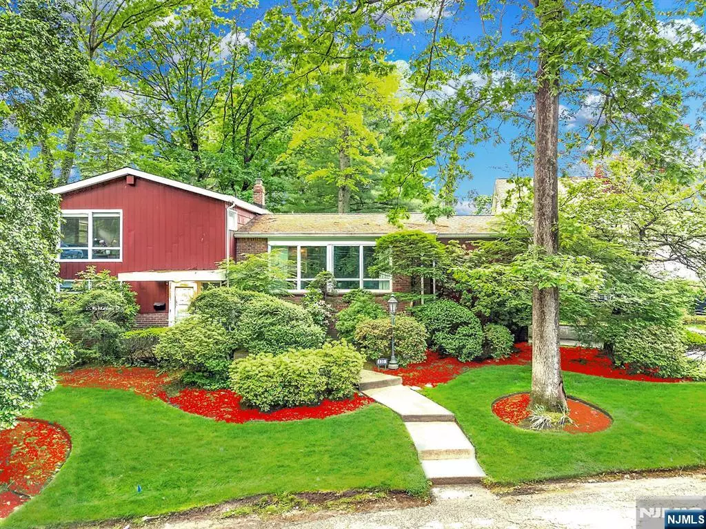 Englewood, NJ 07631,430 Jones RD