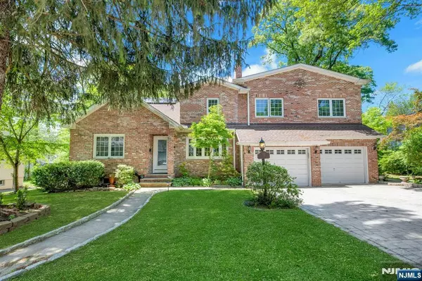 West Orange, NJ 07052,21 Sheridan AVE