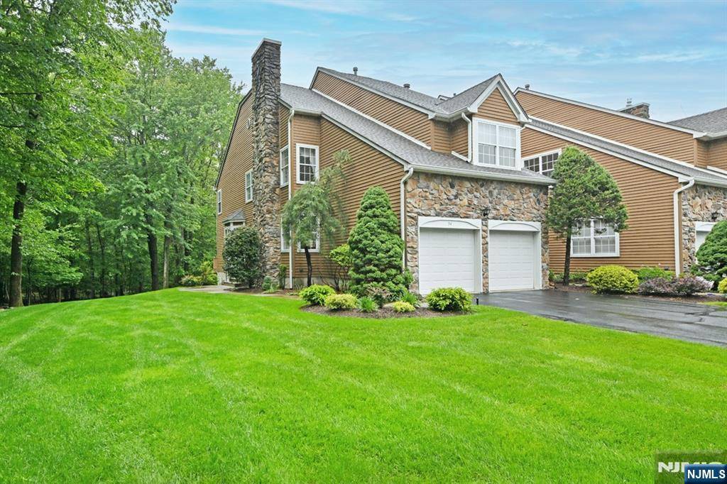54 Hunter RD, North Haledon, NJ 07508
