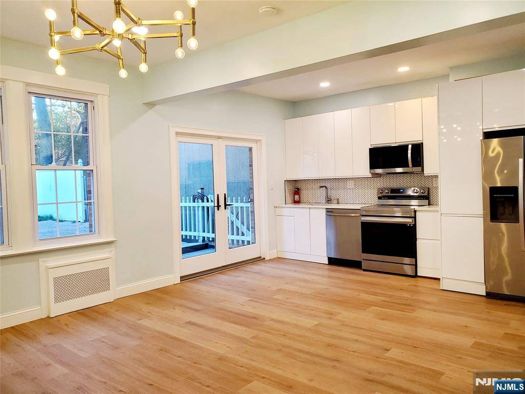69 70th #1, Guttenberg, NJ 07093