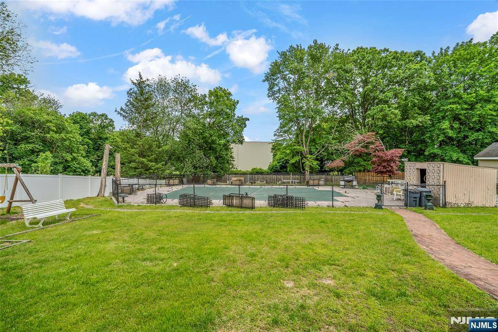 Northvale, NJ 07647,415 Briarwood LN