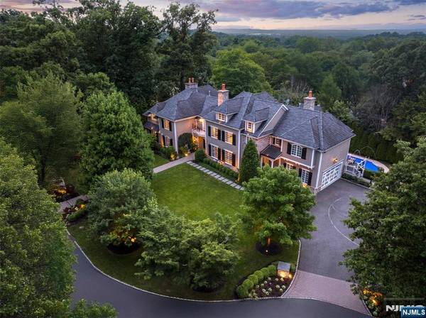 11 Hamilton RD, Millburn, NJ 07078