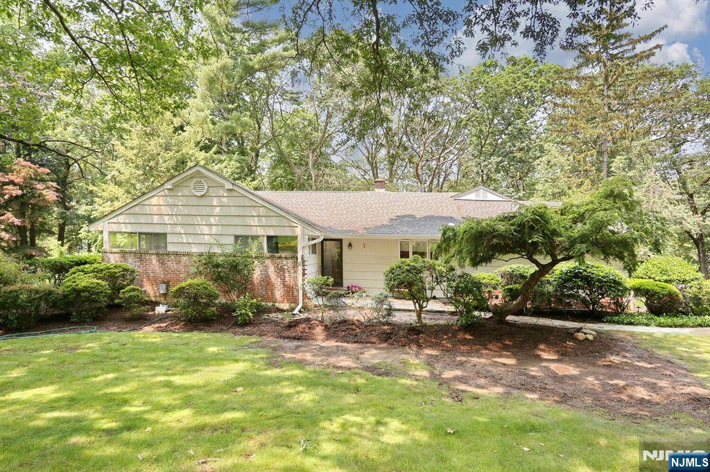 5 Brookview TER, Hillsdale, NJ 07642