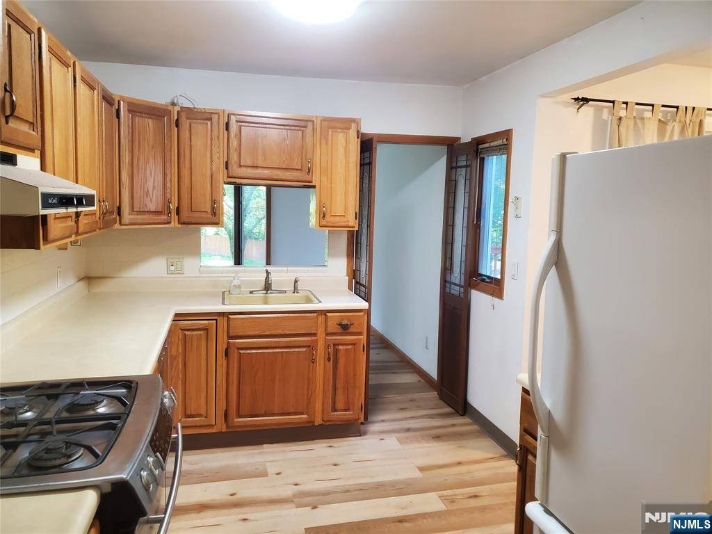 Cresskill, NJ 07626,149 Heatherhill RD