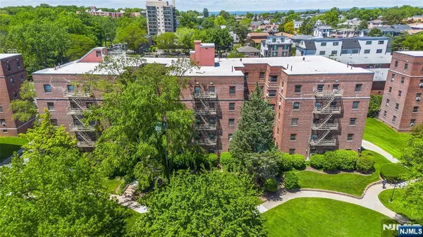 Fort Lee, NJ 07024,2333 Hudson TER #A4