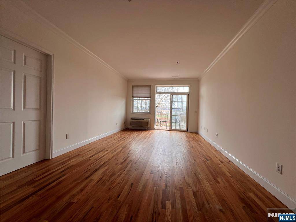 Edgewater, NJ 07020,1100 River RD #206