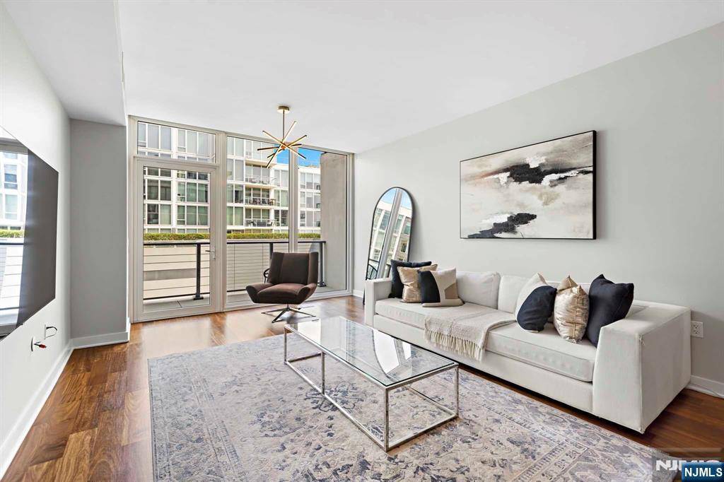 Weehawken, NJ 07086,1200 Avenue Port Imp #305