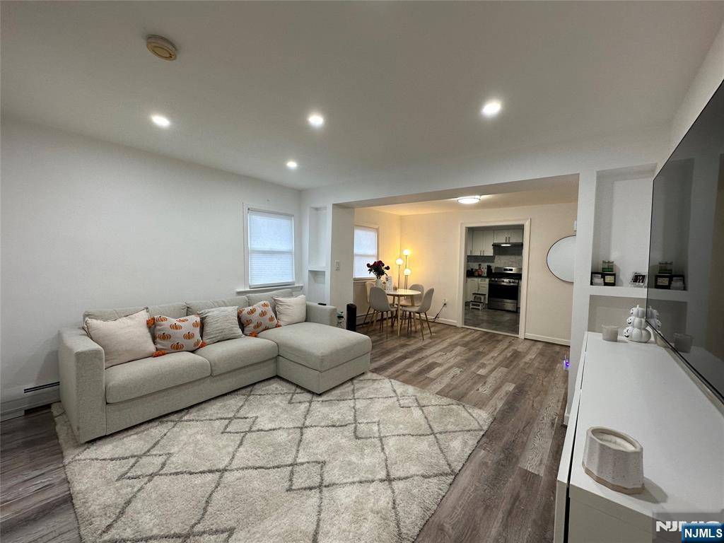 Dumont, NJ 07628,16 E Madison AVE #W