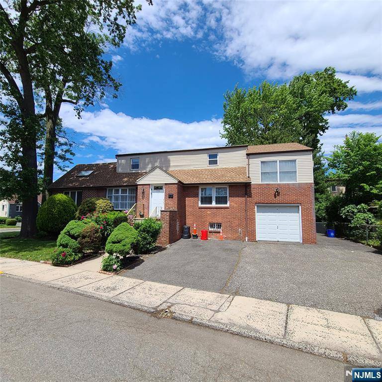 Ridgefield, NJ 07657,792 Kingsland AVE
