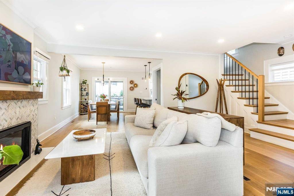 Glen Ridge, NJ 07028,152 Essex