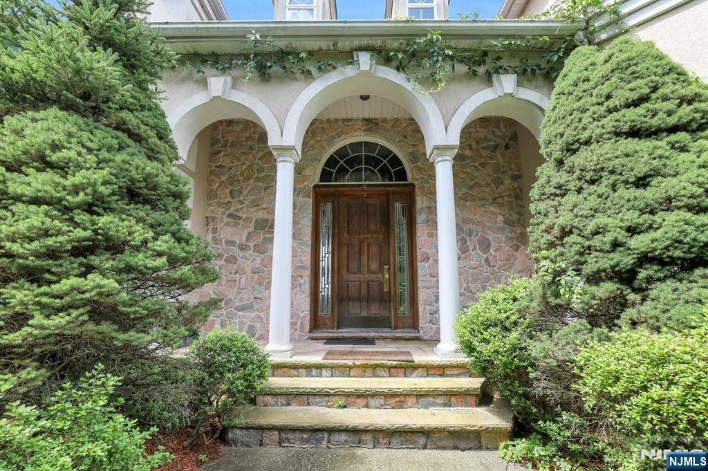 Wayne, NJ 07470,4 Vizcaya CT