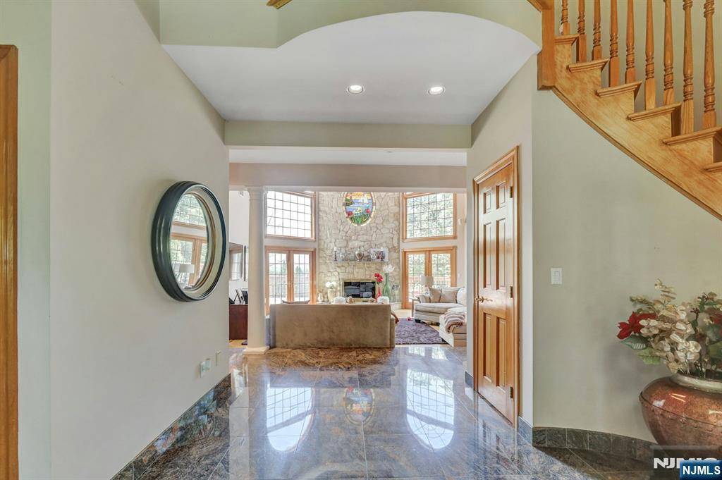 Wayne, NJ 07470,4 Vizcaya CT