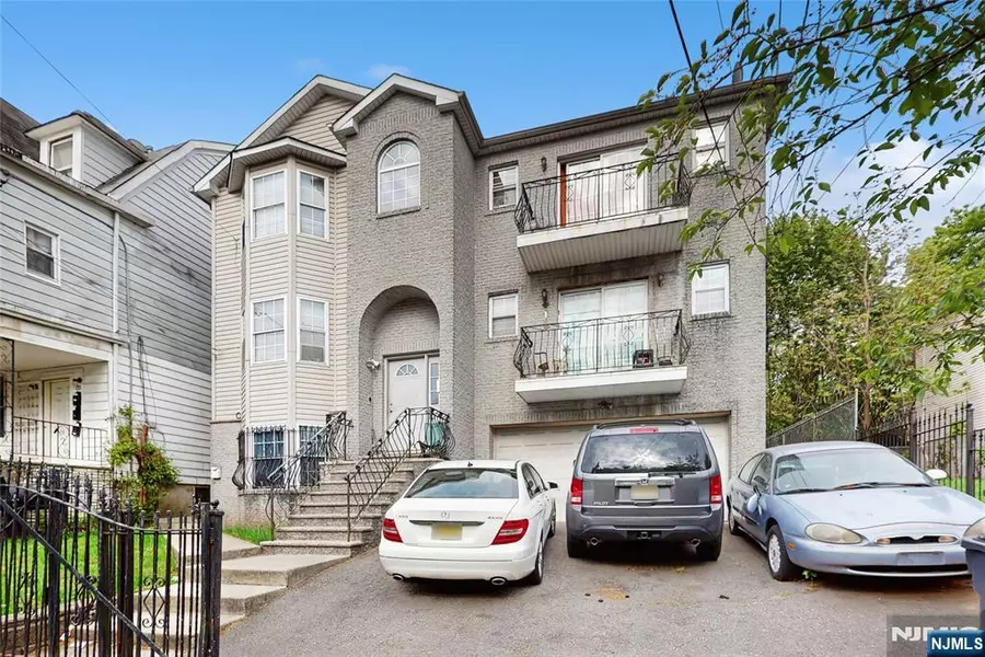 129-131 Seymour AVE, Newark, NJ 07108