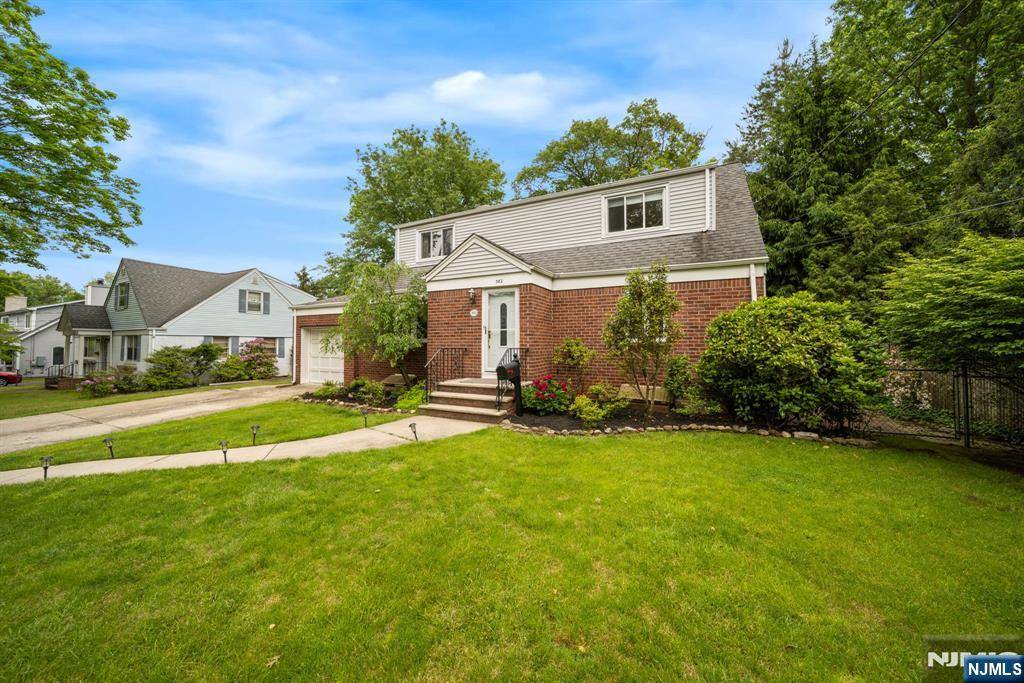 Cresskill, NJ 07626,382 Highland ST