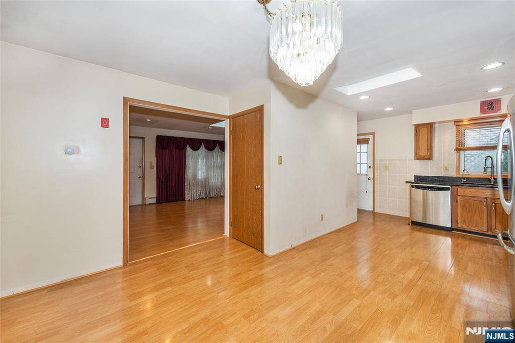 Butler Borough, NJ 07405,11 Hillside AVE
