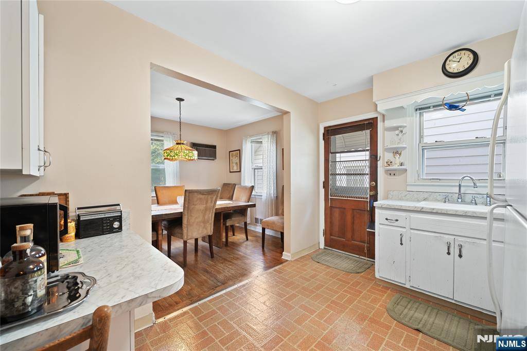 Clifton, NJ 07011,52 Olympia ST