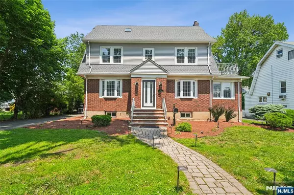 217 Grayson PL, Teaneck, NJ 07666
