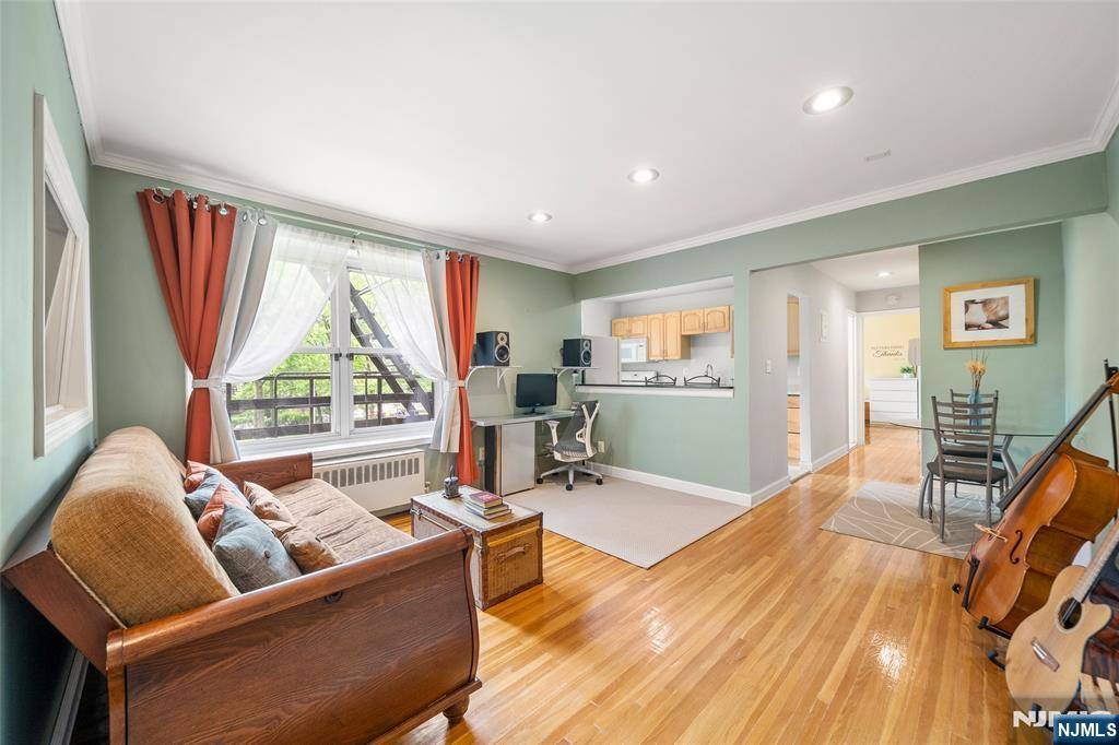 Fort Lee, NJ 07024,2340 Linwood AVE #3F