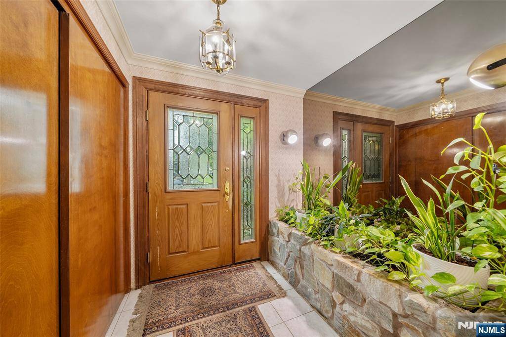 River Edge, NJ 07661,252 Oak AVE