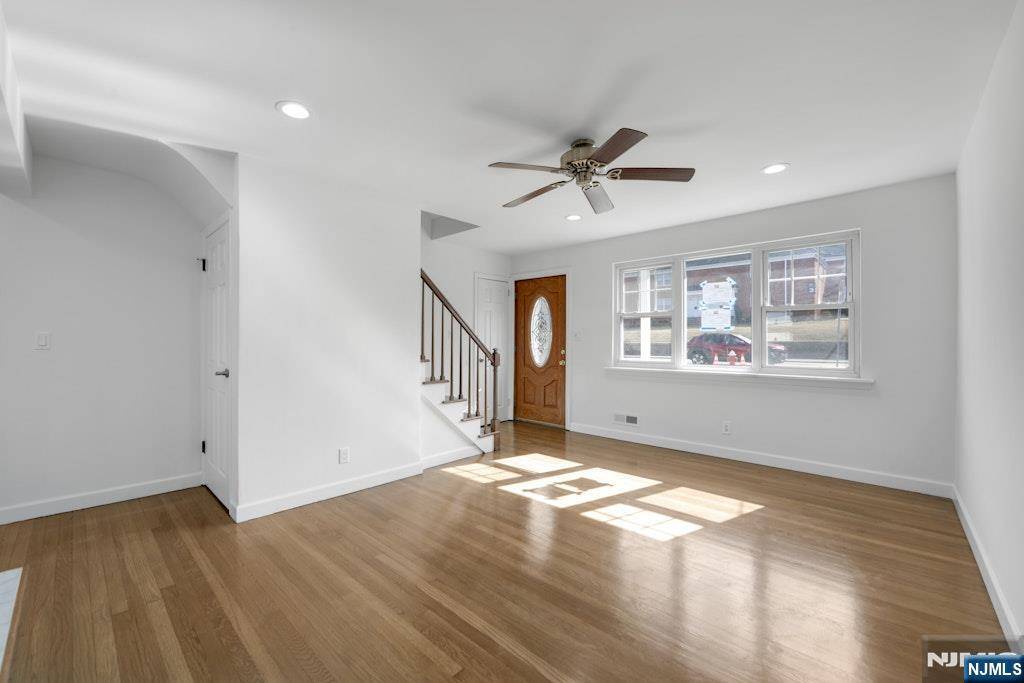 Leonia, NJ 07605,380 Grand AVE