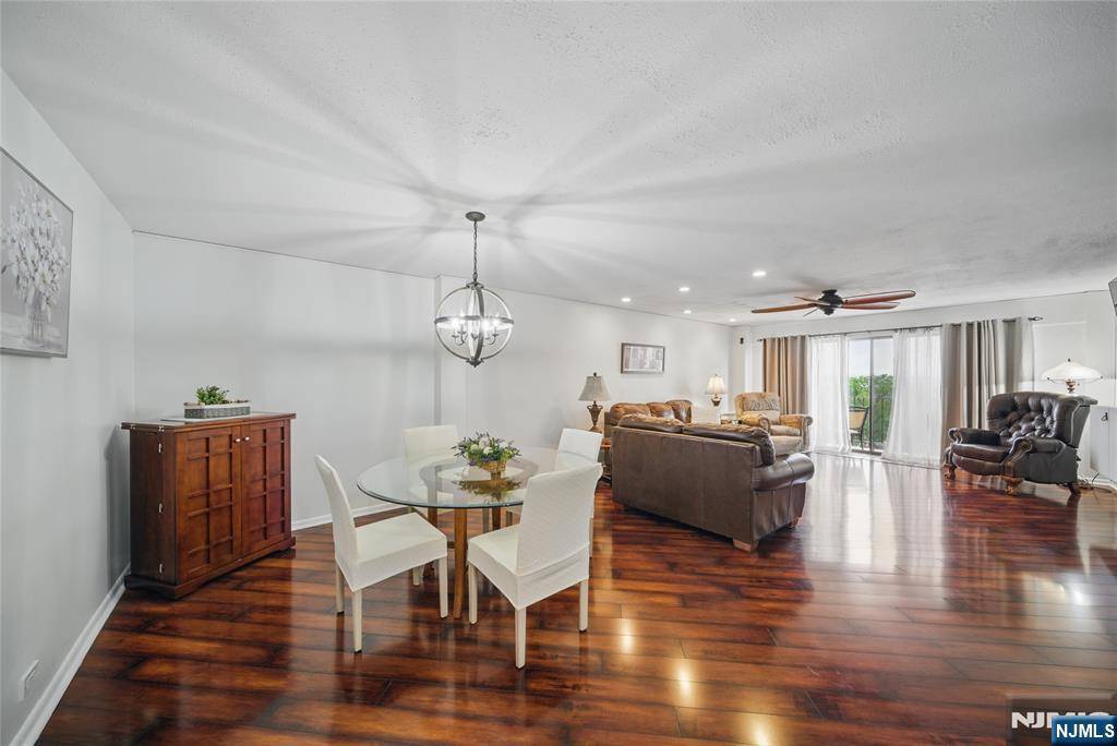 Ridgefield Park, NJ 07660,265 Main #707