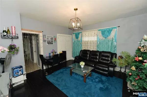 East Orange, NJ 07017,630 William ST