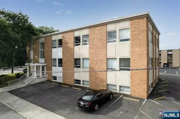 Englewood Cliffs, NJ 07632,550 Sylvan AVE #105