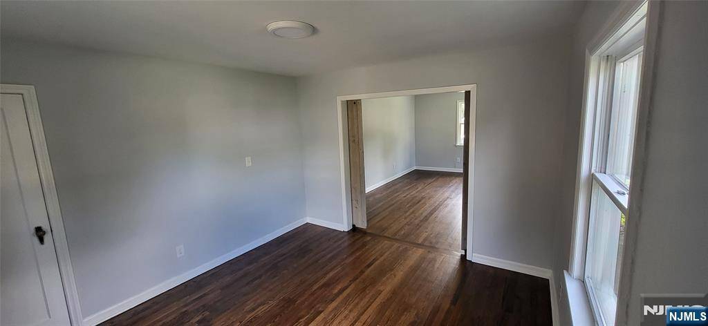 Waldwick, NJ 07463,72 Ridgewald AVE