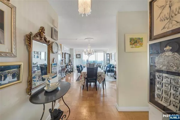 Fort Lee, NJ 07024,1530 Palisade AVE #21M