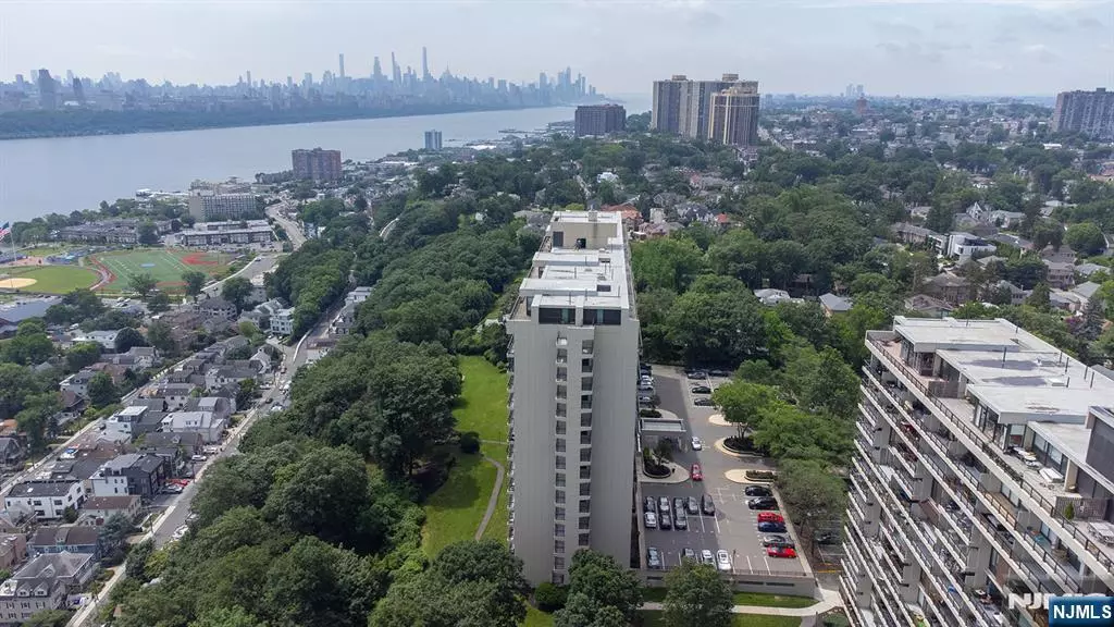 Fort Lee, NJ 07024,1 Horizon #G2