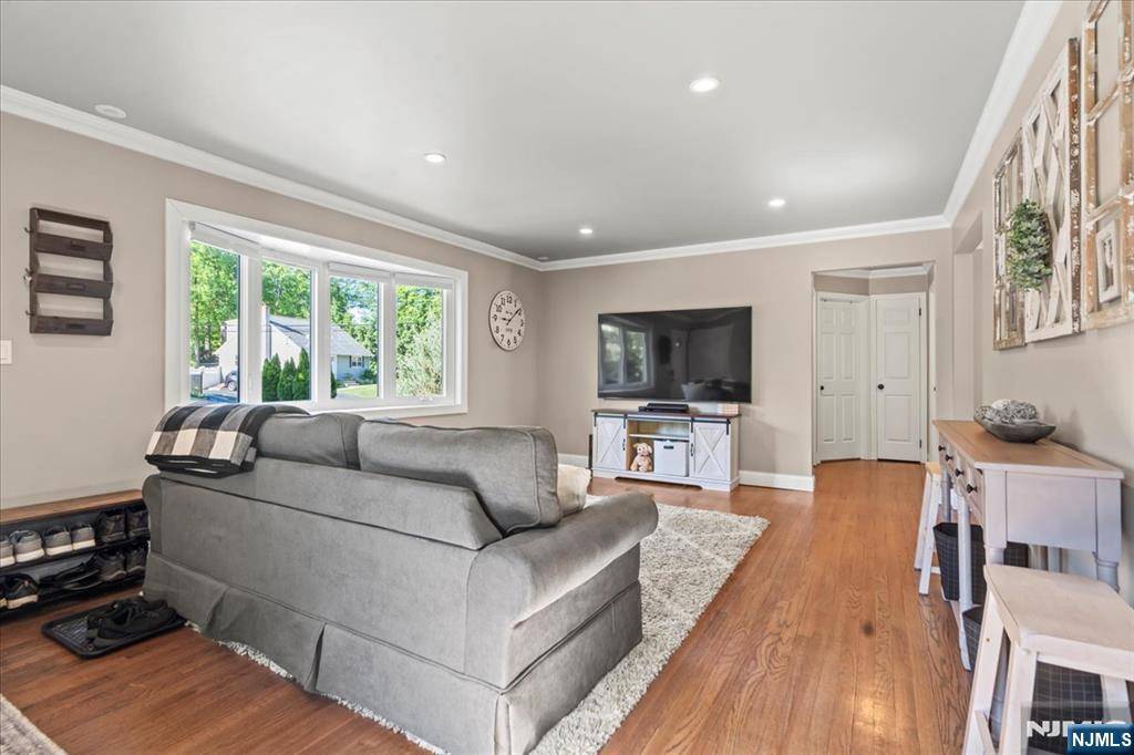 West Milford, NJ 07480,39 McKinley PL
