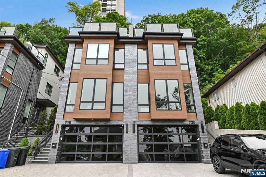 716 Undercliff AVE, Edgewater, NJ 07020