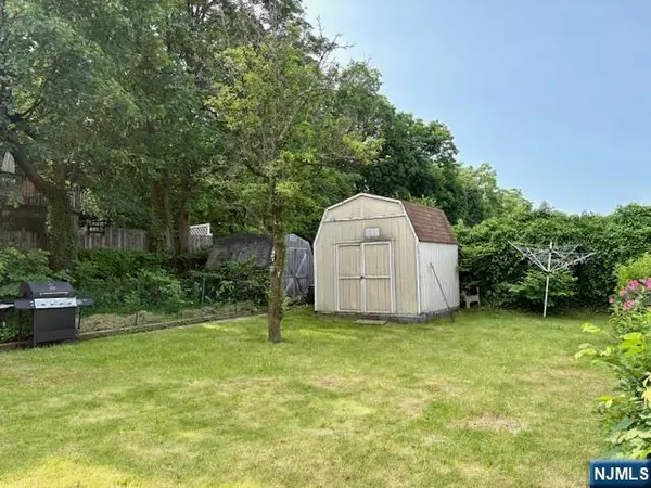 Fairview, NJ 07022,686 Probst AVE