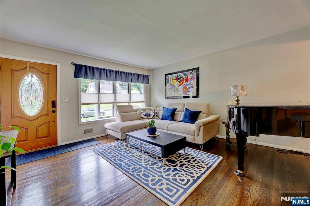 River Vale, NJ 07675,225 William ST