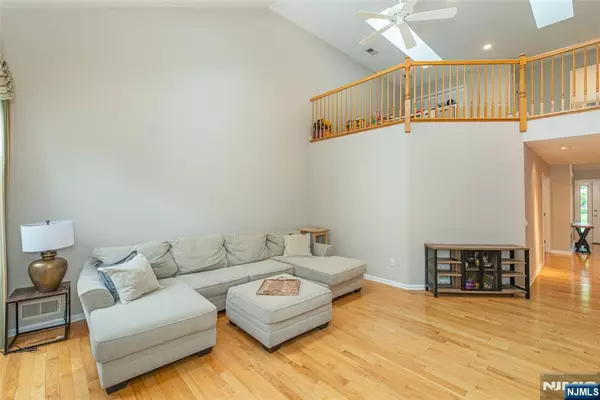 Montville Township, NJ 07045,22 Aynsley CT