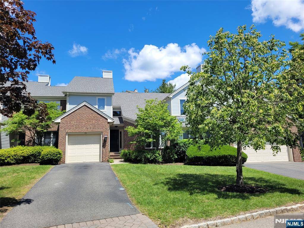 22 Aynsley CT,  Montville Township,  NJ 07045