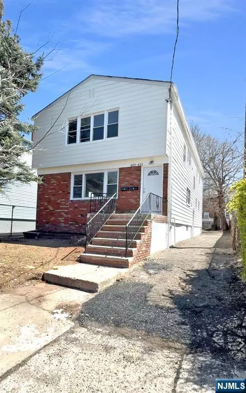 420-422 Fabyan PL, Newark, NJ 07112