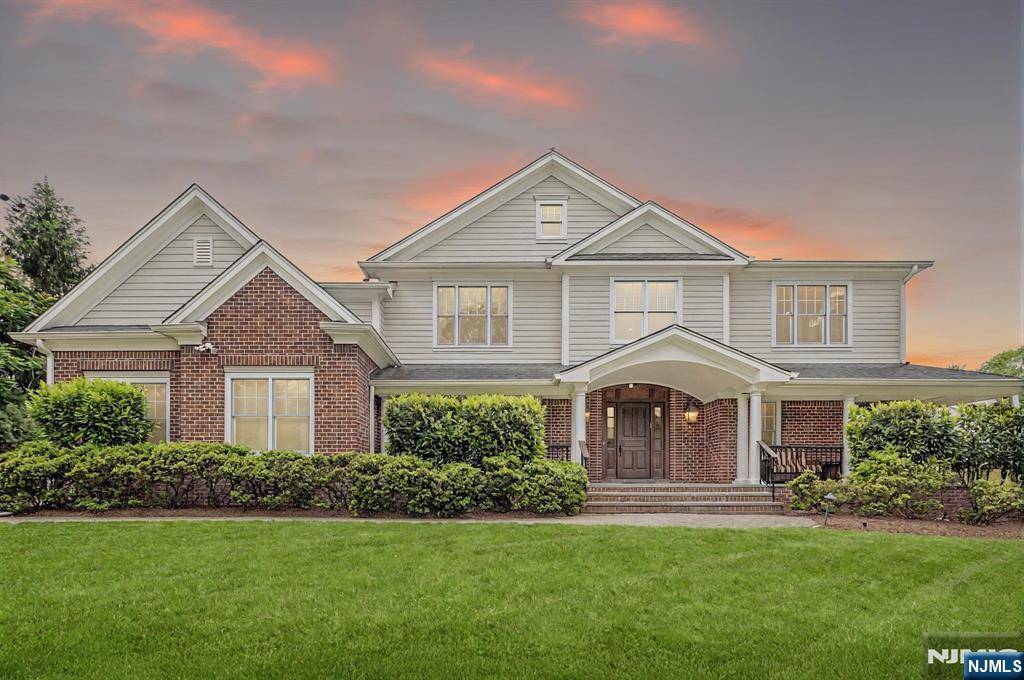 6 Lauren Pond CT, Demarest, NJ 07627