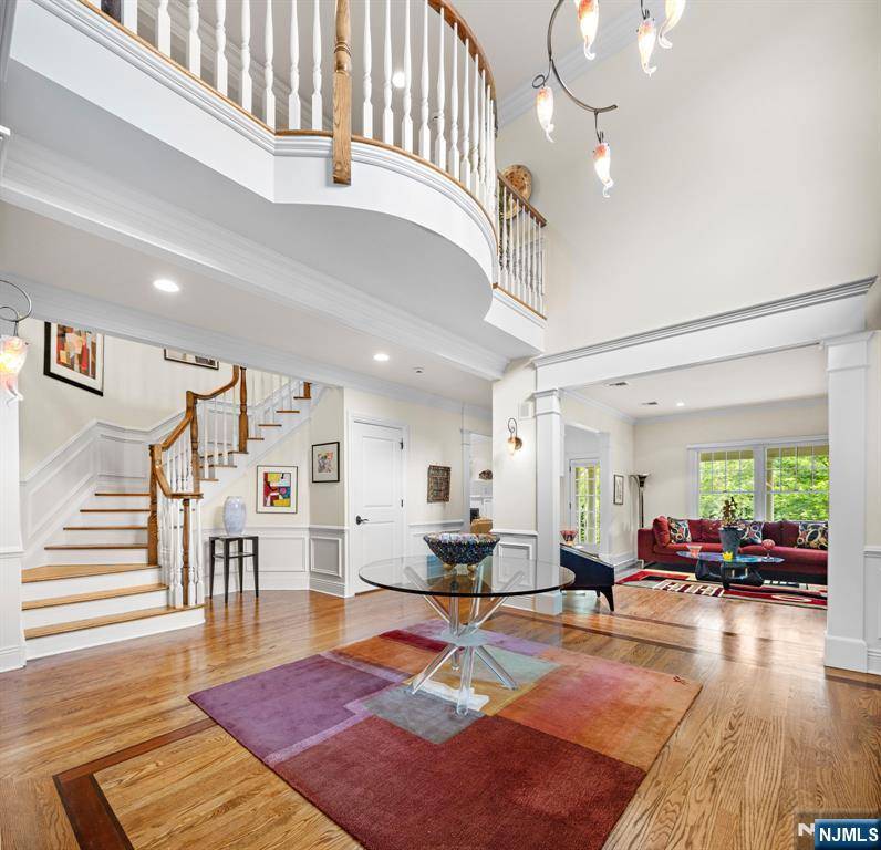 Demarest, NJ 07627,6 Lauren Pond CT
