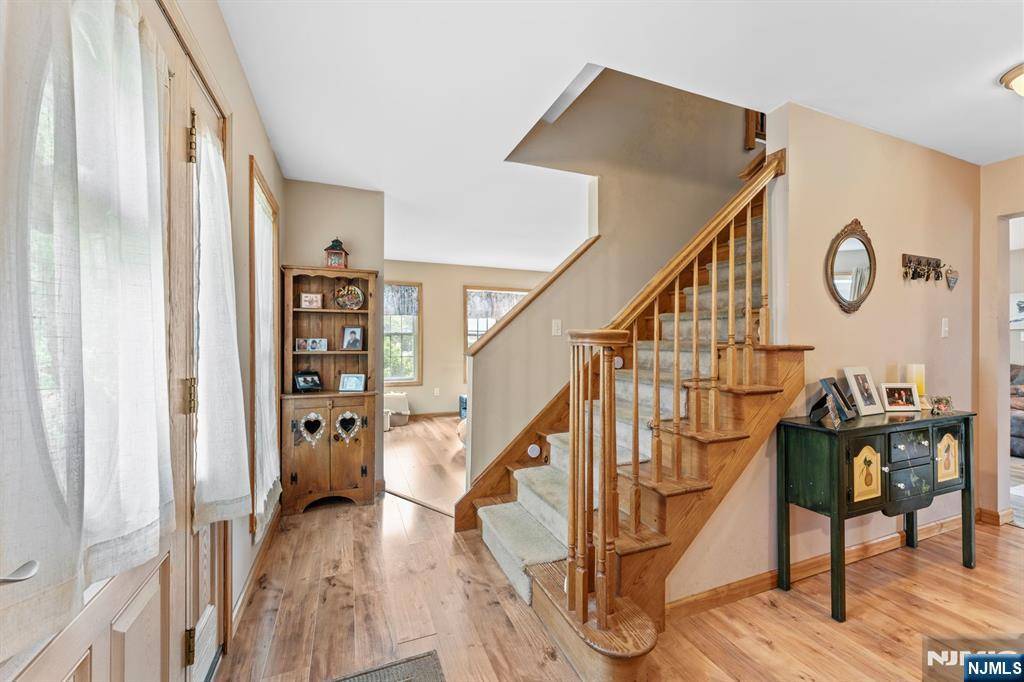 Hillsdale, NJ 07642,41 Sycamore AVE