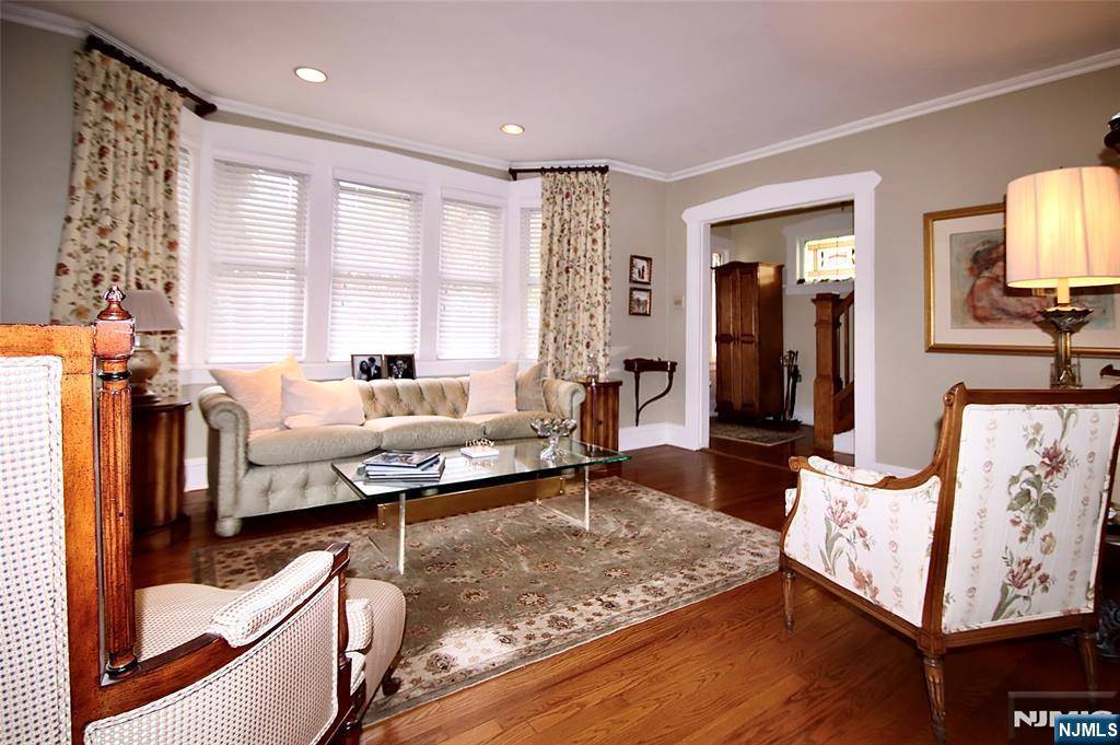 Fair Lawn, NJ 07410,5-02 Morlot AVE