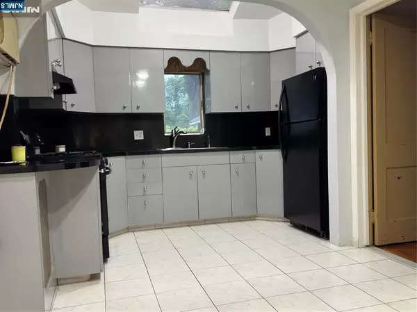 Nutley, NJ 07110,128 Oak Ridge AVE